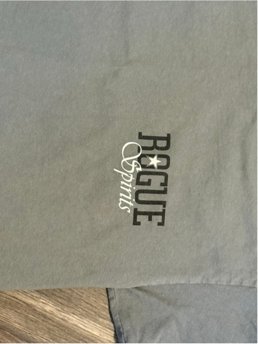 Vtg 90s Rogue Spirits Distillery T Shirt Medium Gray Bayside USA Single Stitch - Picture 7 of 7